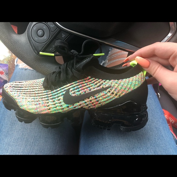 multicolor flyknit vapormax